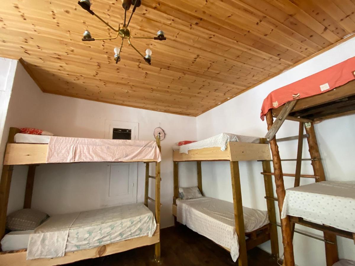 Shotgun Hostel & Guesthouse Vuno Экстерьер фото
