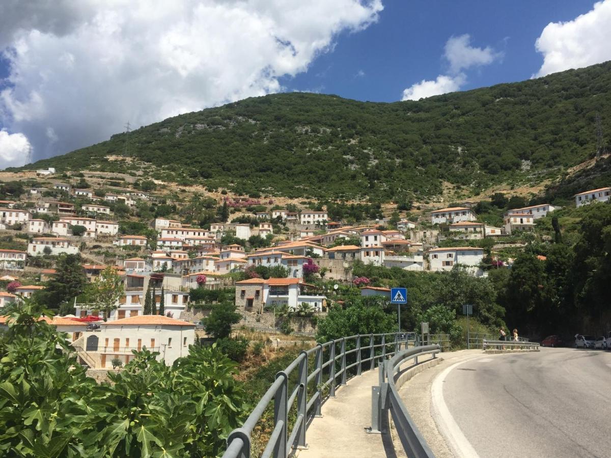 Shotgun Hostel & Guesthouse Vuno Экстерьер фото