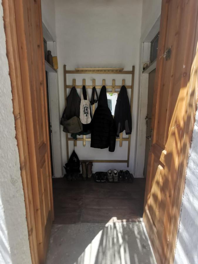 Shotgun Hostel & Guesthouse Vuno Экстерьер фото