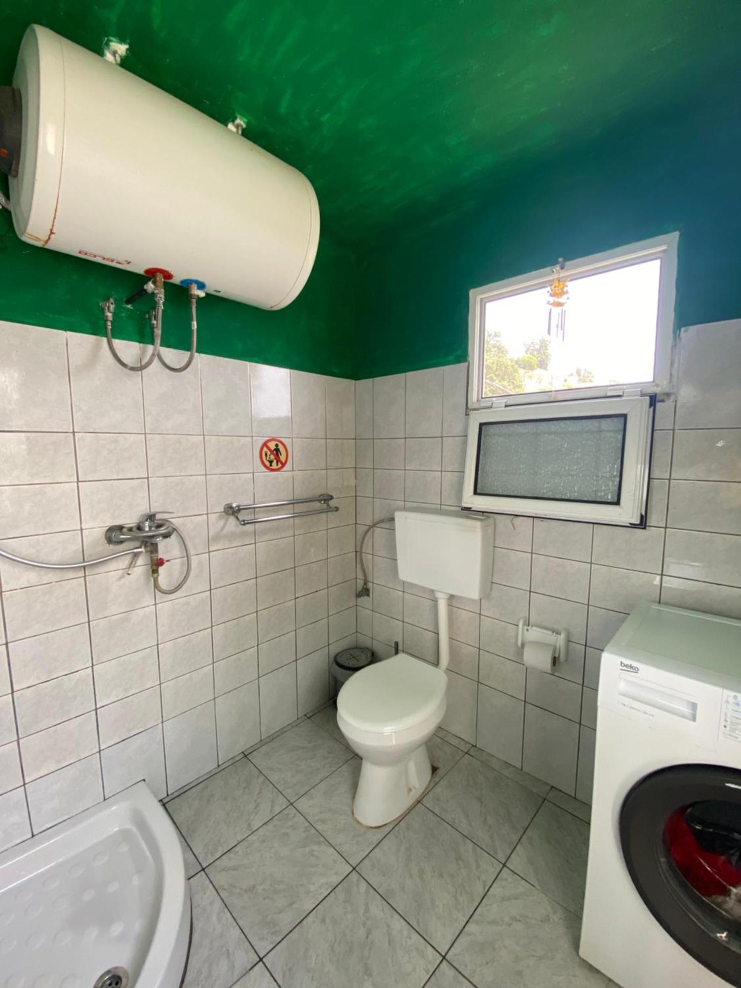 Shotgun Hostel & Guesthouse Vuno Экстерьер фото